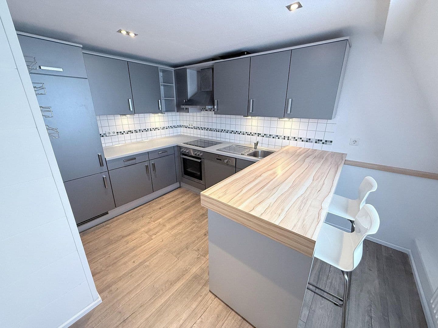 Prenájom bytu 2-izbový 55 m², Jacobistrasse 24, Bremerhaven, Brémy Prenájom bytu 2-izbový 55 m², Jacobistrasse 24, Bremerhaven, Brémy