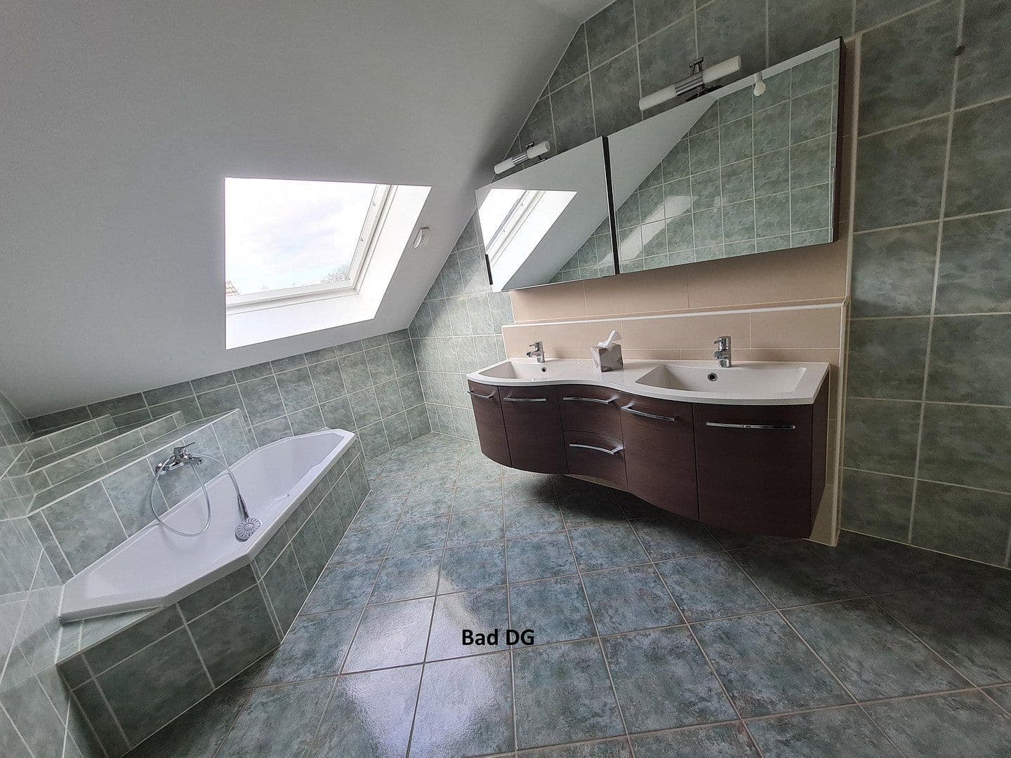Predaj bytu 6-izbový 187 m², Auguste-Schmidt-Straße 38, Zweibrücken, Porýnie-Falcko Predaj bytu 6-izbový 187 m², Auguste-Schmidt-Straße 38, Zweibrücken, Porýnie-Falcko