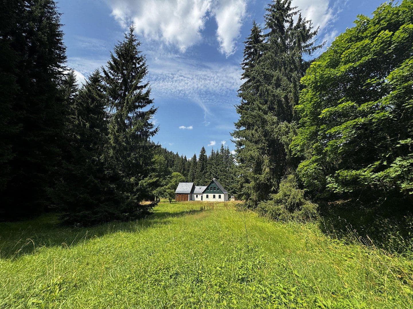 Predaj domu 268 m², pozemok 10.000 m², Eibenstock, Sasko Predaj domu 268 m², pozemok 10.000 m², Eibenstock, Sasko