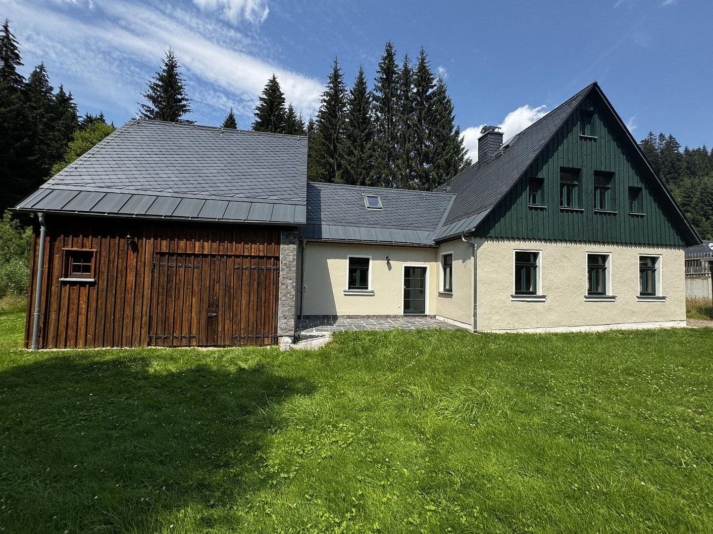 Predaj domu 268 m², pozemok 10.000 m², Eibenstock, Sasko Predaj domu 268 m², pozemok 10.000 m², Eibenstock, Sasko