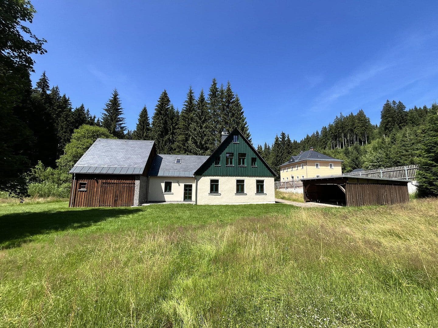 Predaj domu 268 m², pozemok 10.000 m², Eibenstock, Sasko Predaj domu 268 m², pozemok 10.000 m², Eibenstock, Sasko
