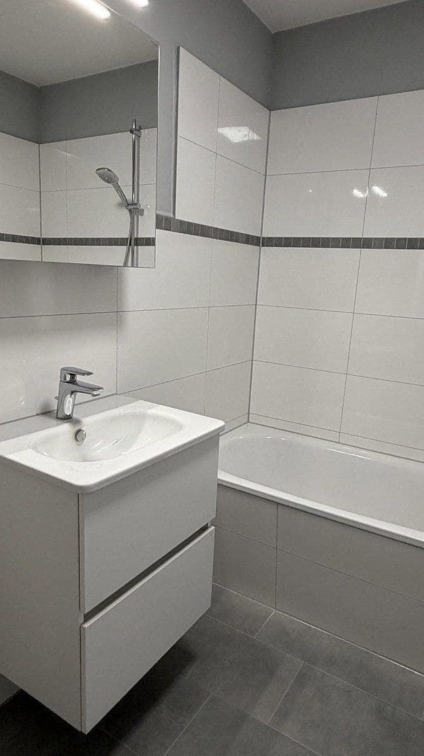 Predaj bytu 3-izbový 75 m², Ritterfelddamm 114b, Berlin, Berlín Predaj bytu 3-izbový 75 m², Ritterfelddamm 114b, Berlin, Berlín