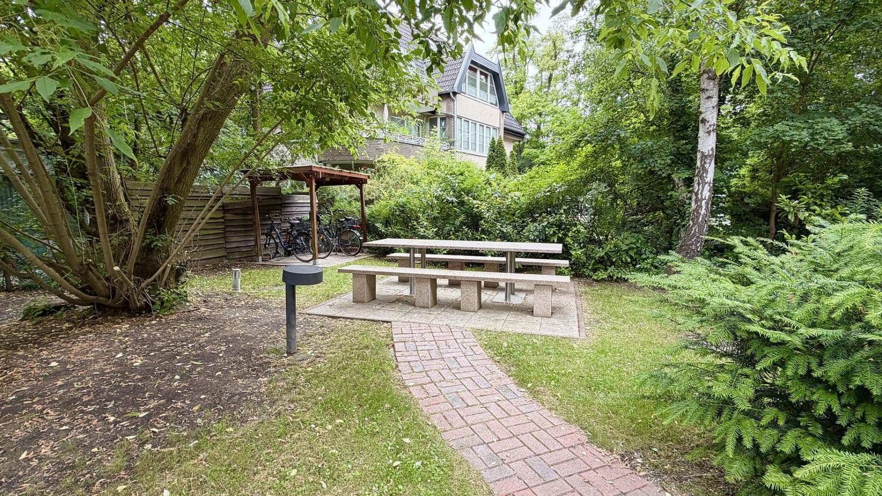 Predaj bytu 3-izbový 75 m², Ritterfelddamm 114b, Berlin, Berlín Predaj bytu 3-izbový 75 m², Ritterfelddamm 114b, Berlin, Berlín