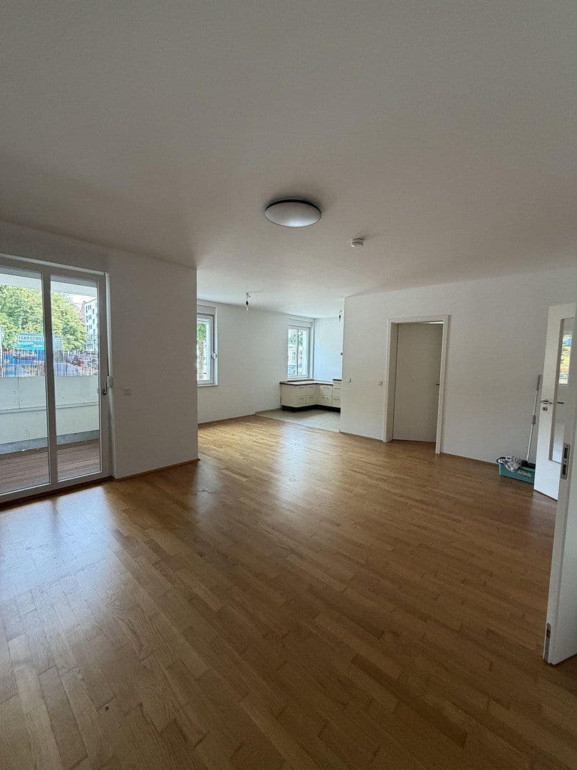 Prenájom bytu 2-izbový 82 m², Richard-Sorge-Str. 52, Berlin, Berlín Prenájom bytu 2-izbový 82 m², Richard-Sorge-Str. 52, Berlin, Berlín