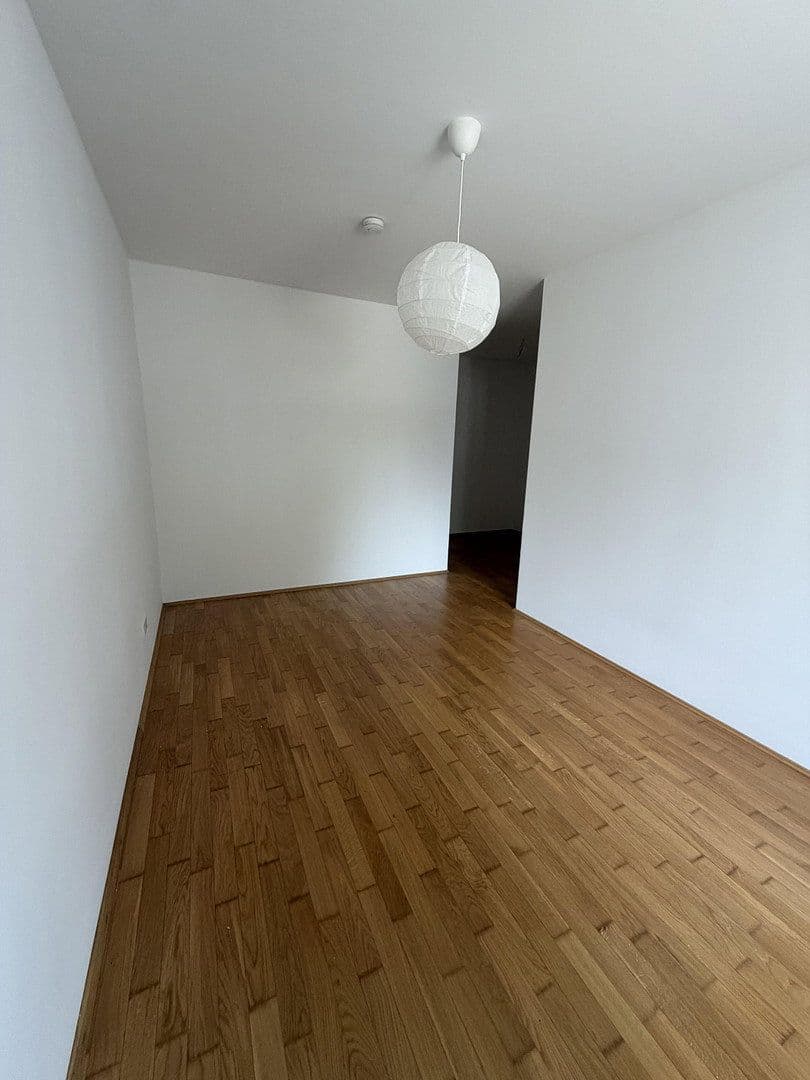 Prenájom bytu 2-izbový 82 m², Richard-Sorge-Str. 52, Berlin, Berlín Prenájom bytu 2-izbový 82 m², Richard-Sorge-Str. 52, Berlin, Berlín