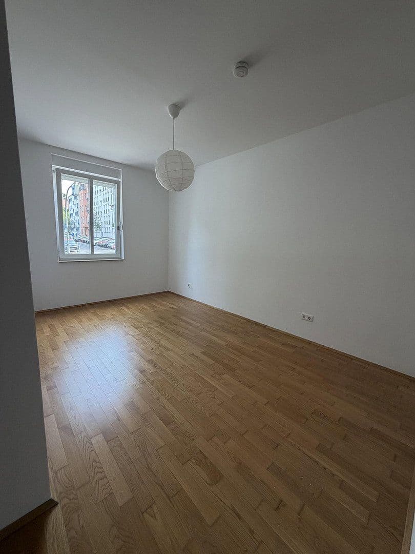 Prenájom bytu 2-izbový 82 m², Richard-Sorge-Str. 52, Berlin, Berlín Prenájom bytu 2-izbový 82 m², Richard-Sorge-Str. 52, Berlin, Berlín
