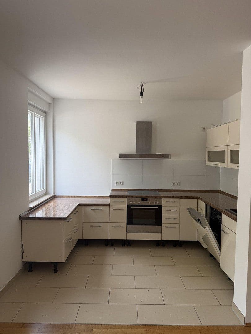Prenájom bytu 2-izbový 82 m², Richard-Sorge-Str. 52, Berlin, Berlín Prenájom bytu 2-izbový 82 m², Richard-Sorge-Str. 52, Berlin, Berlín