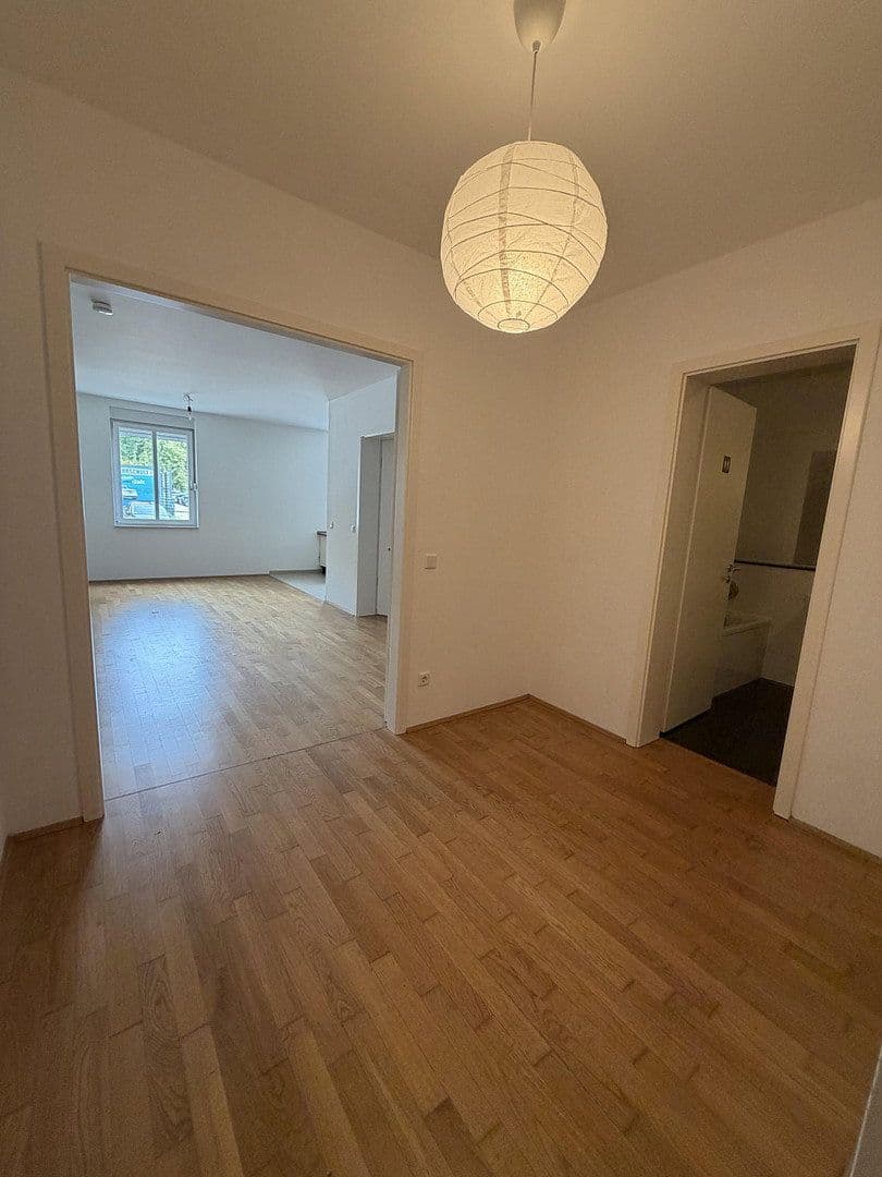 Prenájom bytu 2-izbový 82 m², Richard-Sorge-Str. 52, Berlin, Berlín Prenájom bytu 2-izbový 82 m², Richard-Sorge-Str. 52, Berlin, Berlín