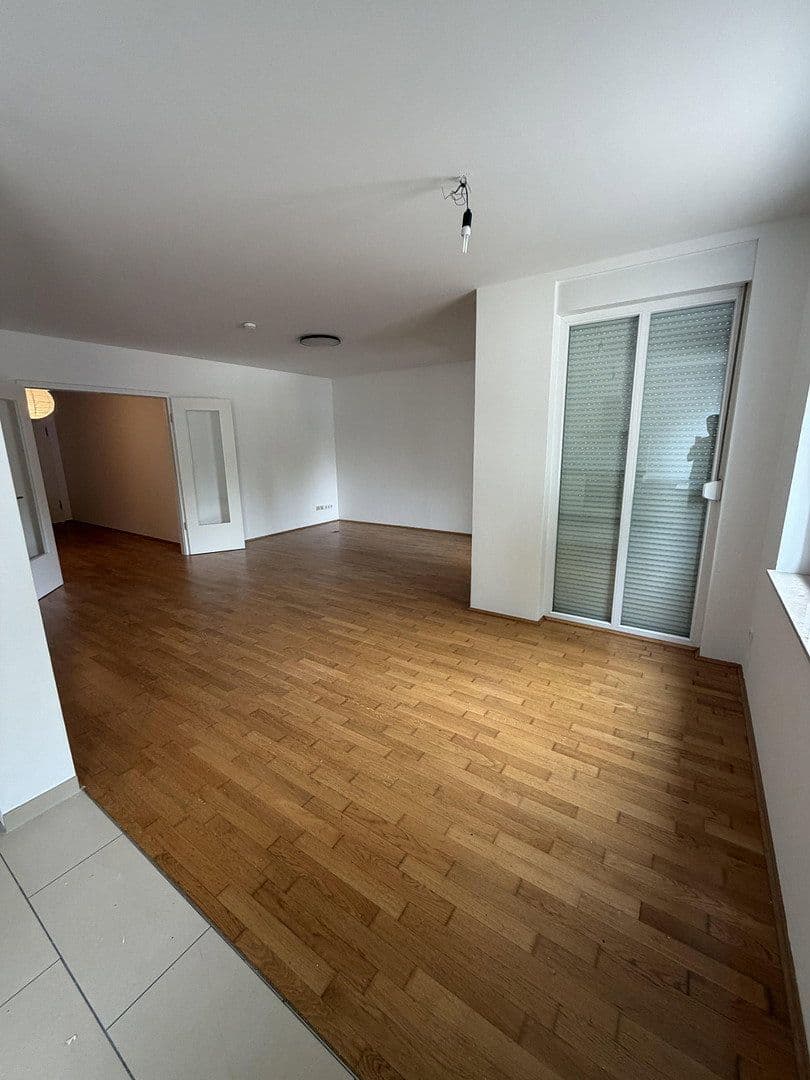 Prenájom bytu 2-izbový 82 m², Richard-Sorge-Str. 52, Berlin, Berlín Prenájom bytu 2-izbový 82 m², Richard-Sorge-Str. 52, Berlin, Berlín