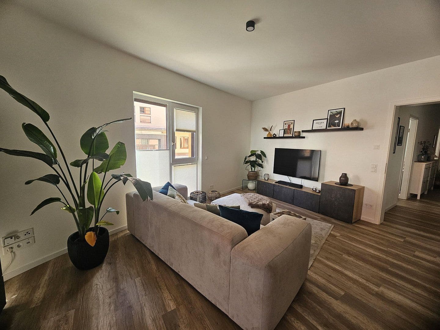 Predaj bytu 3-izbový 85 m², Berlin, Berlín Predaj bytu 3-izbový 85 m², Berlin, Berlín