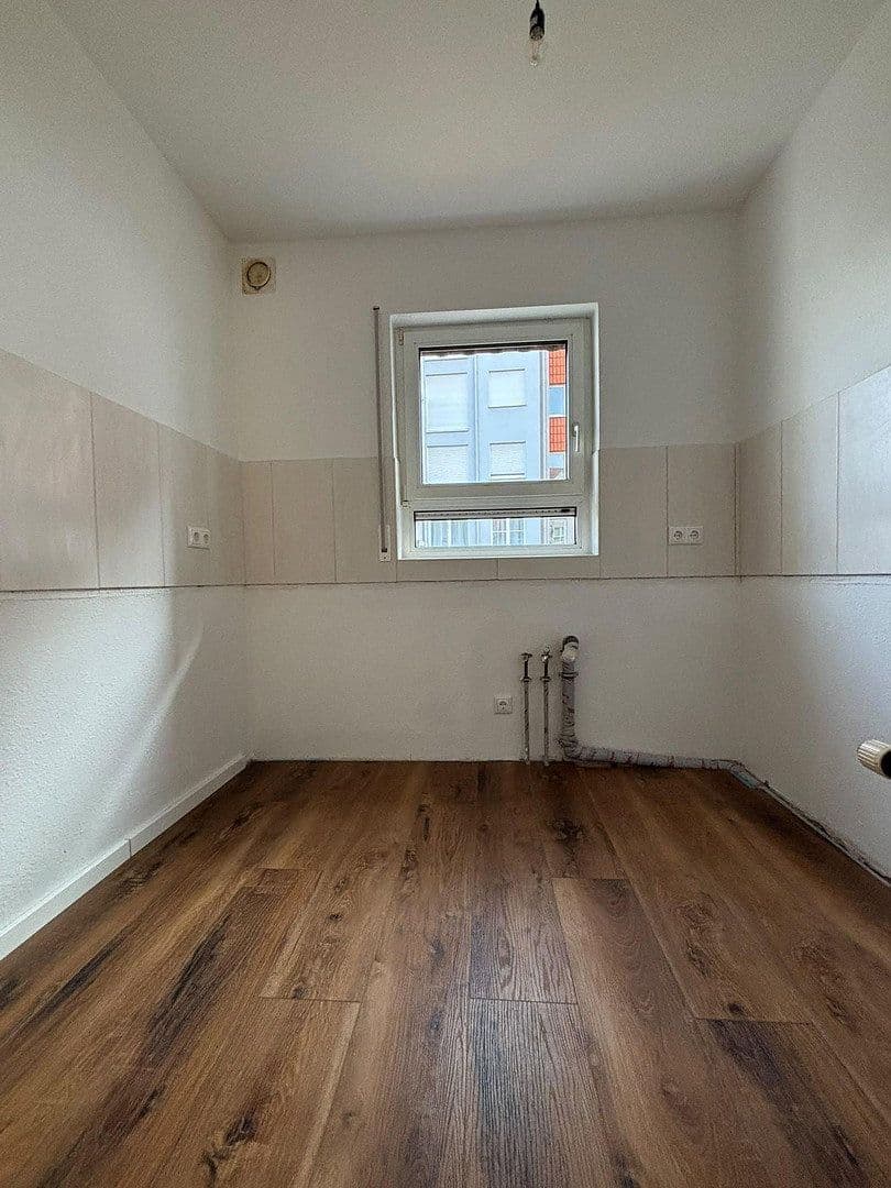 Prenájom bytu 2-izbový 70 m², Berliner Straße, Schwalbach am Taunus, Hesensko Prenájom bytu 2-izbový 70 m², Berliner Straße, Schwalbach am Taunus, Hesensko