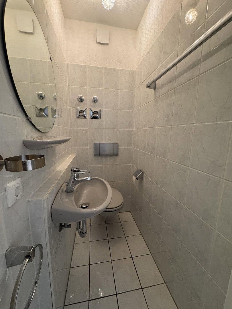 Prenájom bytu 2-izbový 70 m², Berliner Straße, Schwalbach am Taunus, Hesensko Prenájom bytu 2-izbový 70 m², Berliner Straße, Schwalbach am Taunus, Hesensko