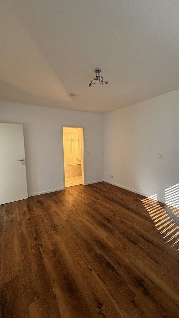 Prenájom bytu 2-izbový 70 m², Berliner Straße, Schwalbach am Taunus, Hesensko Prenájom bytu 2-izbový 70 m², Berliner Straße, Schwalbach am Taunus, Hesensko