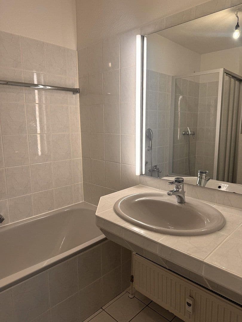 Prenájom bytu 2-izbový 70 m², Berliner Straße, Schwalbach am Taunus, Hesensko Prenájom bytu 2-izbový 70 m², Berliner Straße, Schwalbach am Taunus, Hesensko