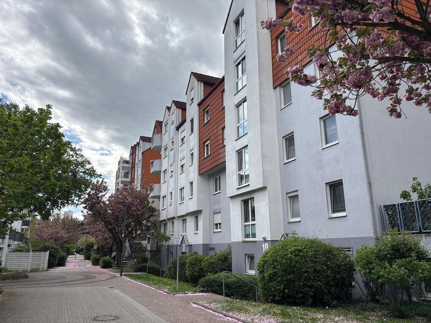 Prenájom bytu 2-izbový 70 m², Berliner Straße, Schwalbach am Taunus, Hesensko Prenájom bytu 2-izbový 70 m², Berliner Straße, Schwalbach am Taunus, Hesensko