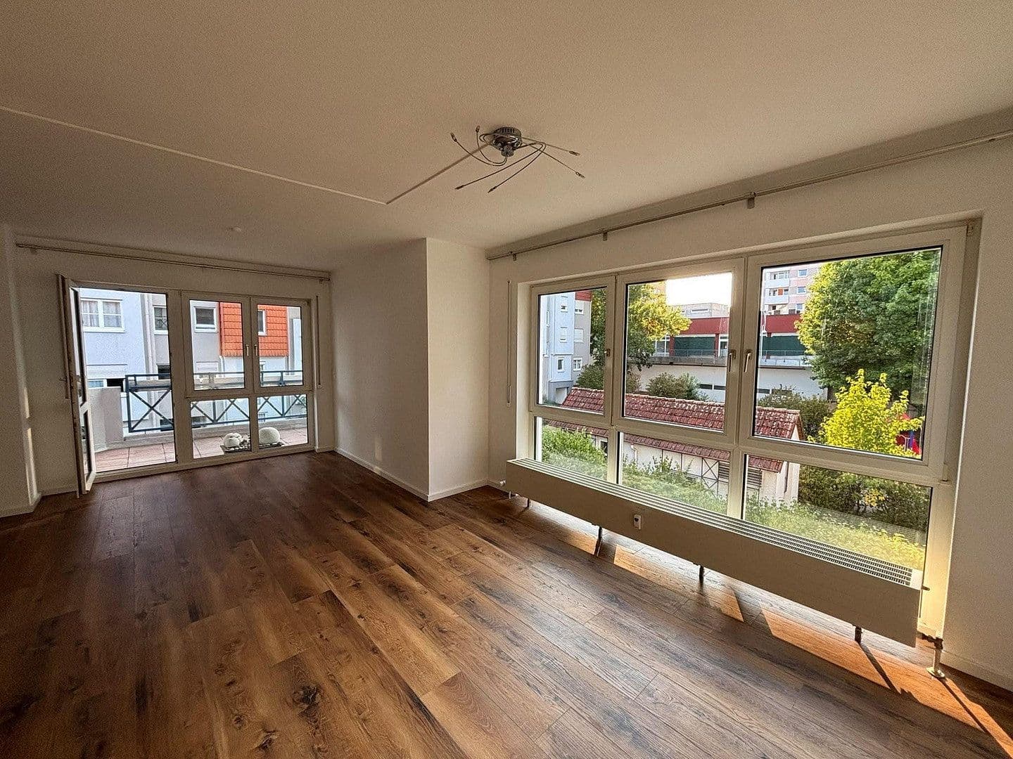 Prenájom bytu 2-izbový 70 m², Berliner Straße, Schwalbach am Taunus, Hesensko Prenájom bytu 2-izbový 70 m², Berliner Straße, Schwalbach am Taunus, Hesensko