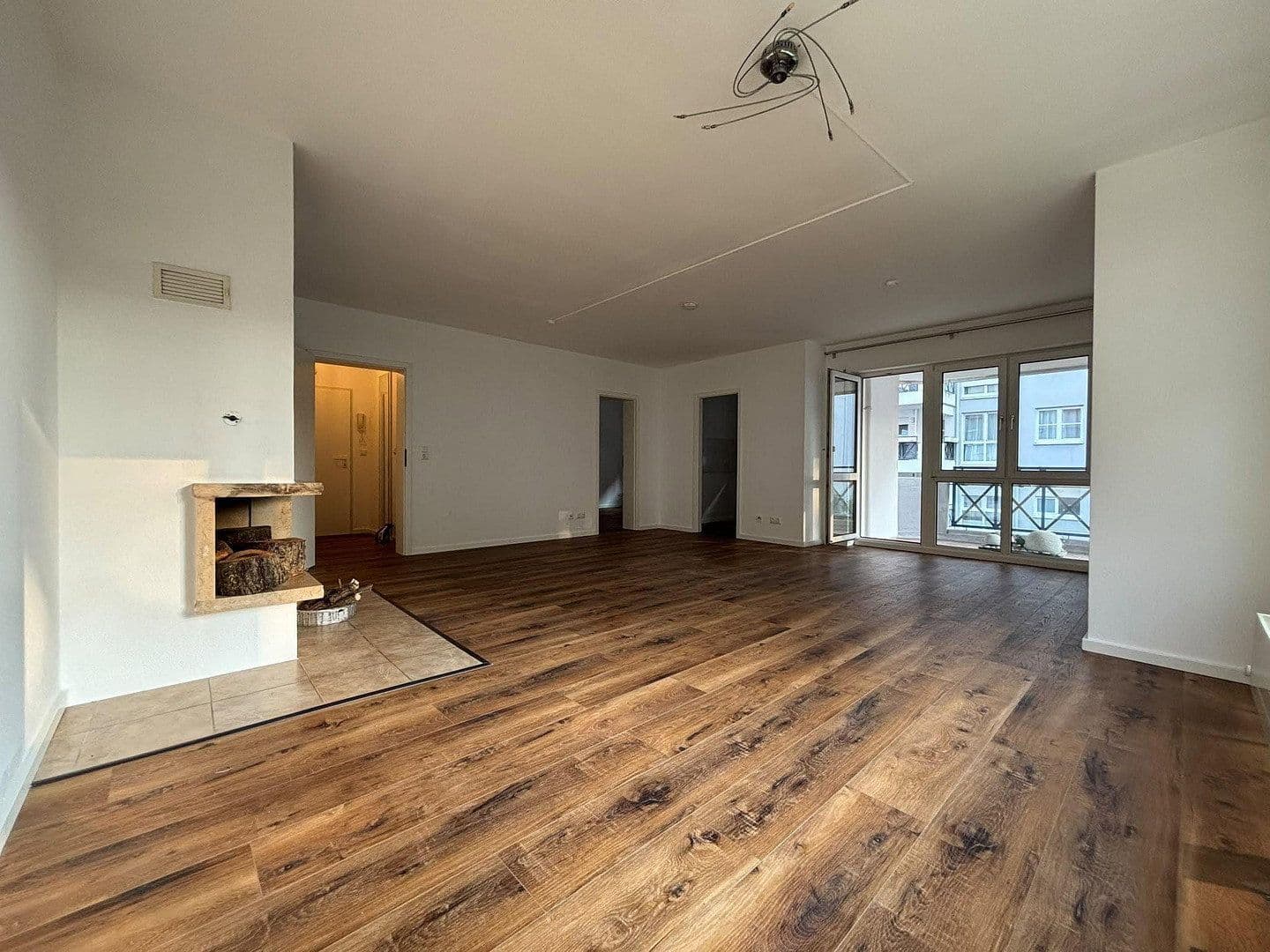 Prenájom bytu 2-izbový 70 m², Berliner Straße, Schwalbach am Taunus, Hesensko Prenájom bytu 2-izbový 70 m², Berliner Straße, Schwalbach am Taunus, Hesensko