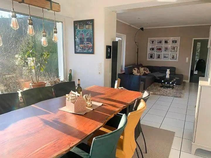 Predaj domu 200 m², pozemok 1.600 m², Balduinstein, Porýnie-Falcko Predaj domu 200 m², pozemok 1.600 m², Balduinstein, Porýnie-Falcko