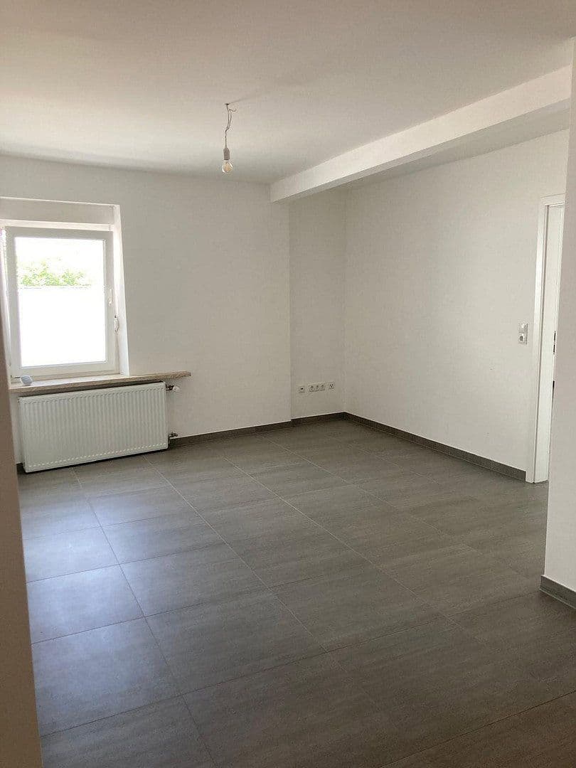 Prenájom bytu 3-izbový 72 m², Ffrankenthal, Porýnie-Falcko Prenájom bytu 3-izbový 72 m², Ffrankenthal, Porýnie-Falcko