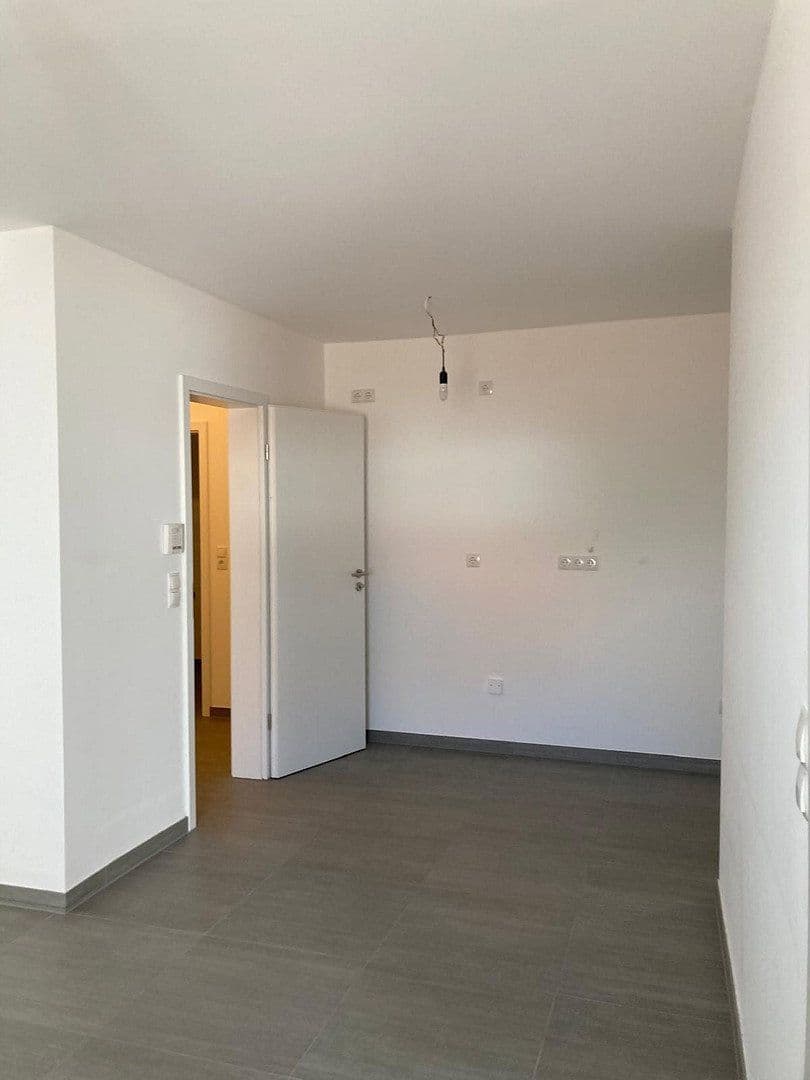 Prenájom bytu 3-izbový 72 m², Ffrankenthal, Porýnie-Falcko Prenájom bytu 3-izbový 72 m², Ffrankenthal, Porýnie-Falcko