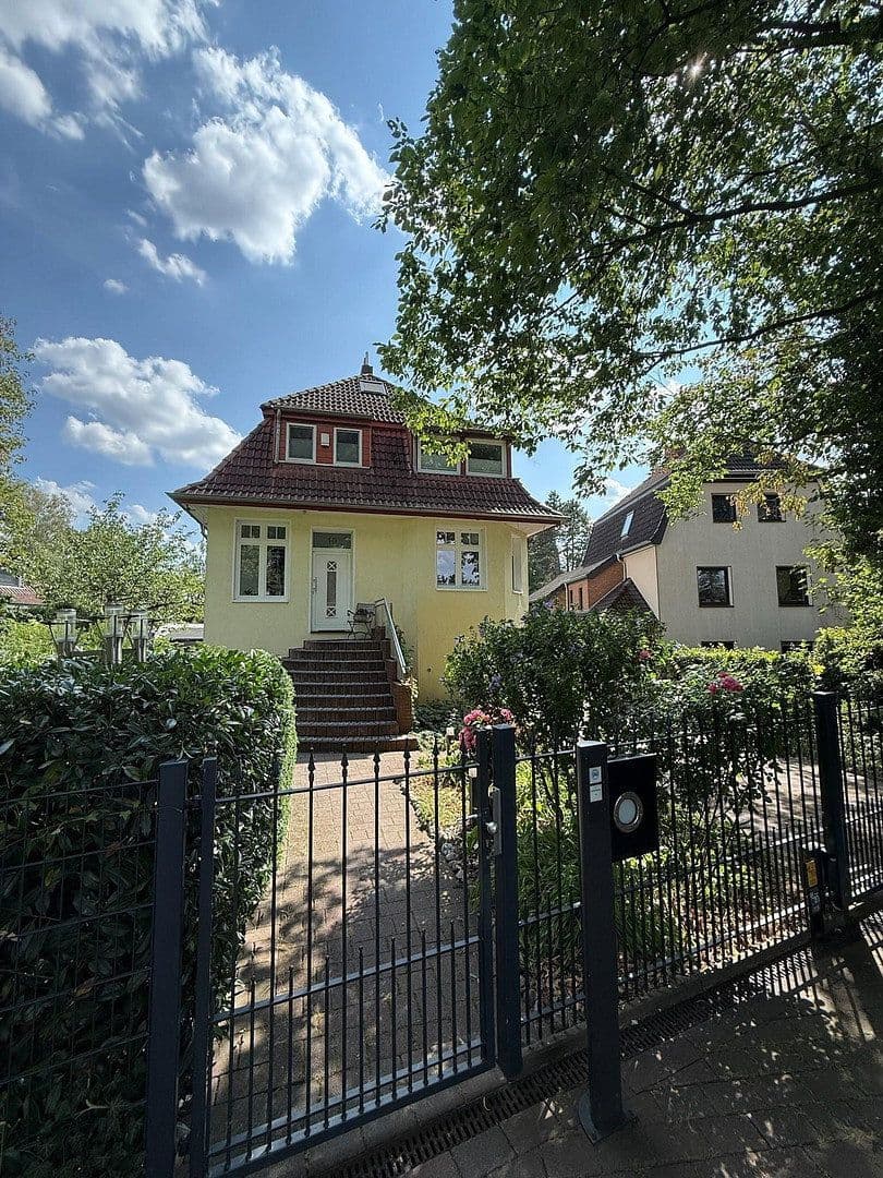 Predaj domu 194 m², pozemok 1.764 m², Bremen, Brémy Predaj domu 194 m², pozemok 1.764 m², Bremen, Brémy