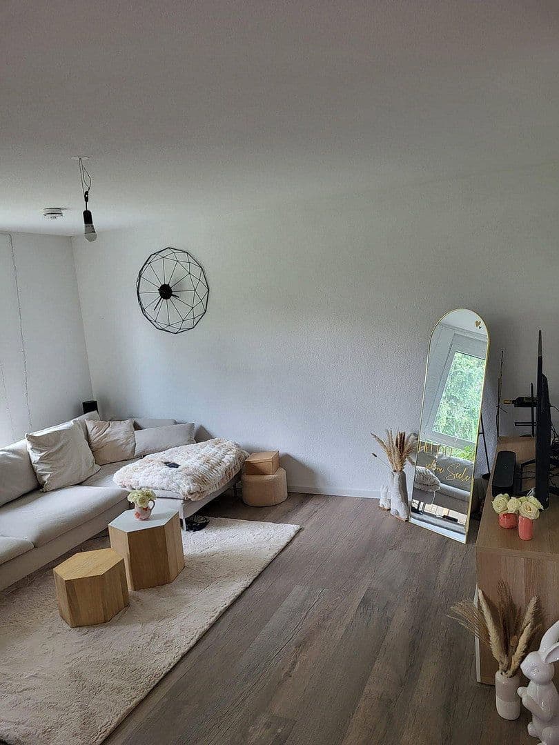 Prenájom bytu 3-izbový 89 m², Schopfheimerstr. 20, Lörrach, Bádensko-Wurttembersko Prenájom bytu 3-izbový 89 m², Schopfheimerstr. 20, Lörrach, Bádensko-Wurttembersko