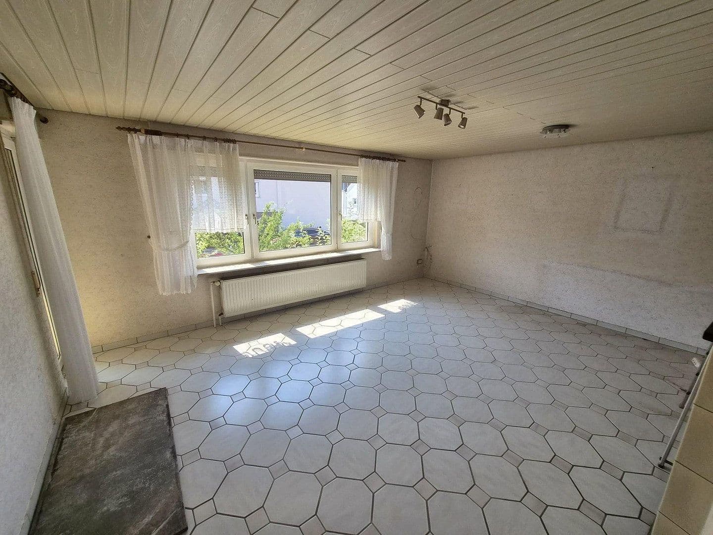 Predaj domu 152 m², pozemok 437 m², Ammerstraße 20, Nürtingen, Bádensko-Wurttembersko Predaj domu 152 m², pozemok 437 m², Ammerstraße 20, Nürtingen, Bádensko-Wurttembersko