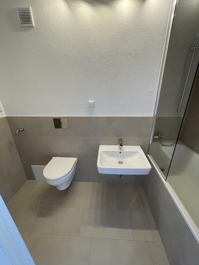 Prenájom bytu 3-izbový 80 m², Wiesbaden, Hesensko Prenájom bytu 3-izbový 80 m², Wiesbaden, Hesensko