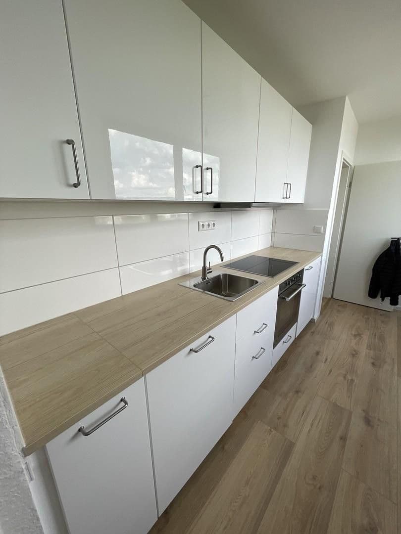 Prenájom bytu 3-izbový 80 m², Wiesbaden, Hesensko Prenájom bytu 3-izbový 80 m², Wiesbaden, Hesensko