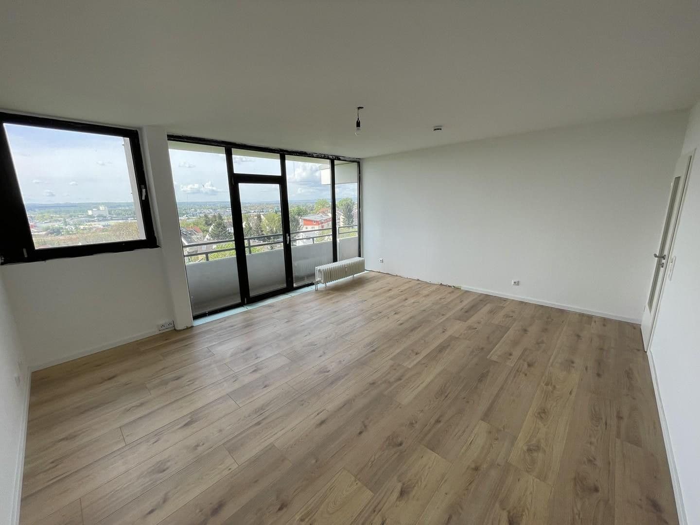 Prenájom bytu 3-izbový 80 m², Wiesbaden, Hesensko Prenájom bytu 3-izbový 80 m², Wiesbaden, Hesensko