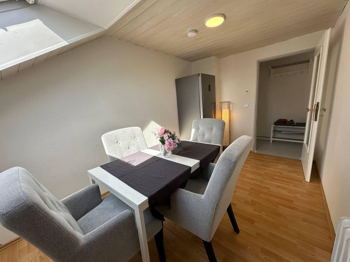 Prenájom bytu 4-izbový 69 m², Augsburg, Bavorsko Prenájom bytu 4-izbový 69 m², Augsburg, Bavorsko