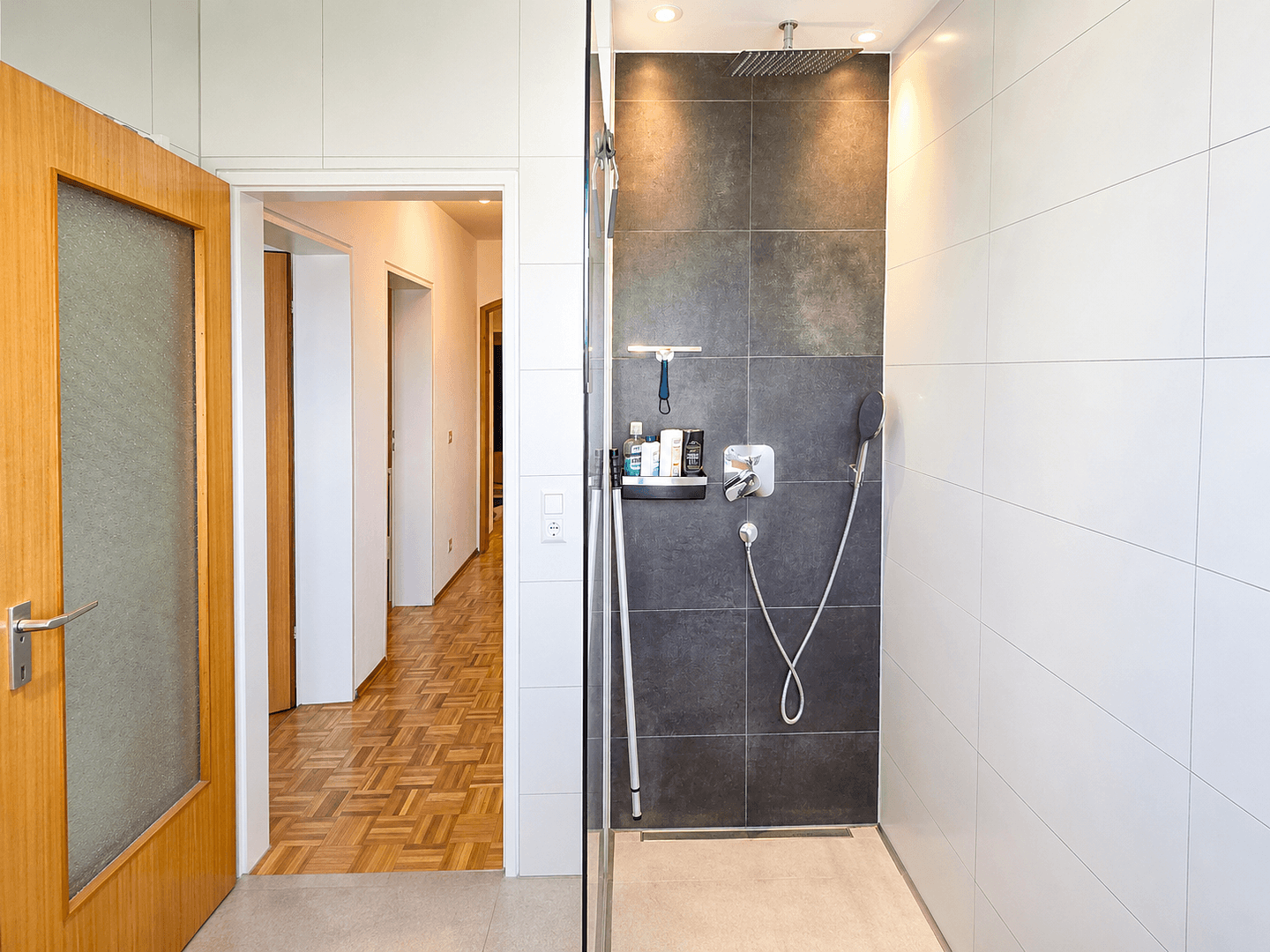 Prenájom bytu 4-izbový 80 m², Gaggstraße 3, Friedrichshafen, Bádensko-Wurttembersko Prenájom bytu 4-izbový 80 m², Gaggstraße 3, Friedrichshafen, Bádensko-Wurttembersko
