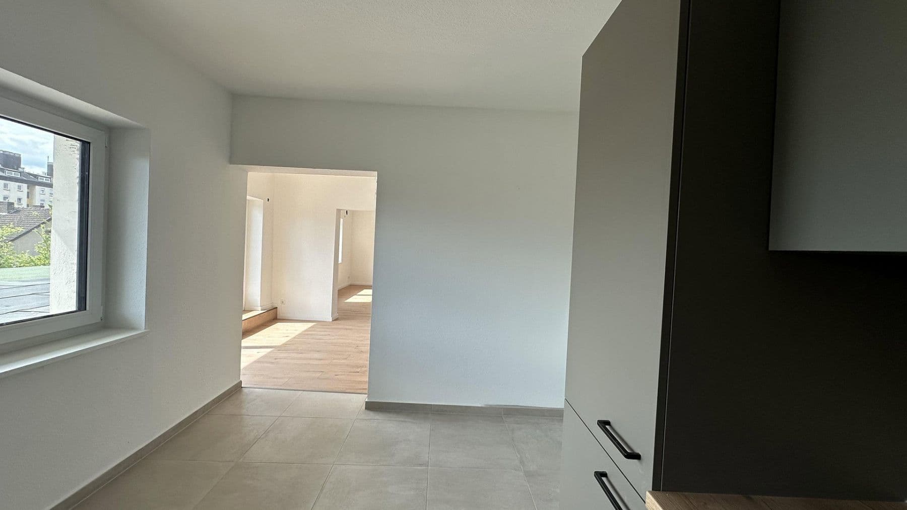 Prenájom bytu 4-izbový 145 m², Österreicher Weg 27, Paderborn, Severné Porýnie - Westfálsko Prenájom bytu 4-izbový 145 m², Österreicher Weg 27, Paderborn, Severné Porýnie - Westfálsko