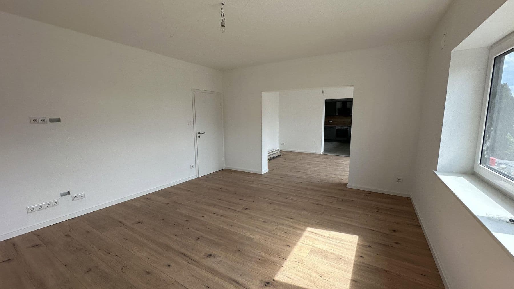 Prenájom bytu 4-izbový 145 m², Österreicher Weg 27, Paderborn, Severné Porýnie - Westfálsko Prenájom bytu 4-izbový 145 m², Österreicher Weg 27, Paderborn, Severné Porýnie - Westfálsko