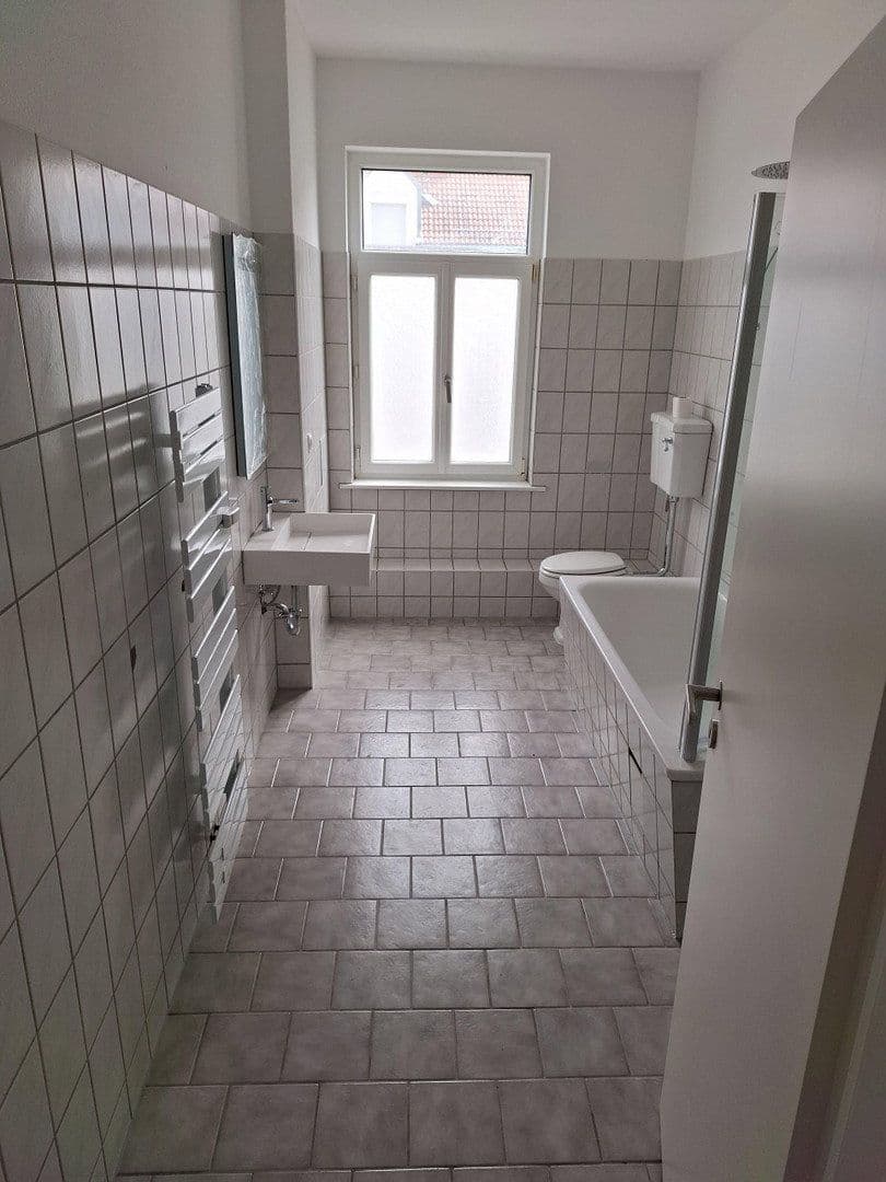 Prenájom bytu 3-izbový 74 m², Albert-Vollsack-Straße 2, Leipzig, Sasko Prenájom bytu 3-izbový 74 m², Albert-Vollsack-Straße 2, Leipzig, Sasko