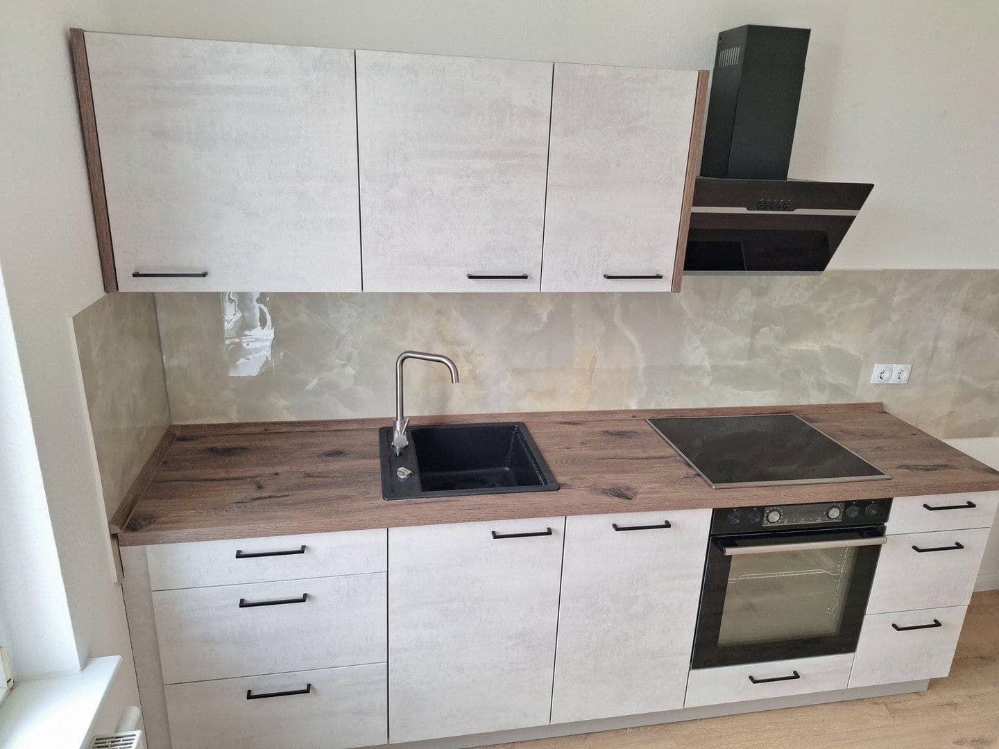 Prenájom bytu 3-izbový 74 m², Albert-Vollsack-Straße 2, Leipzig, Sasko Prenájom bytu 3-izbový 74 m², Albert-Vollsack-Straße 2, Leipzig, Sasko