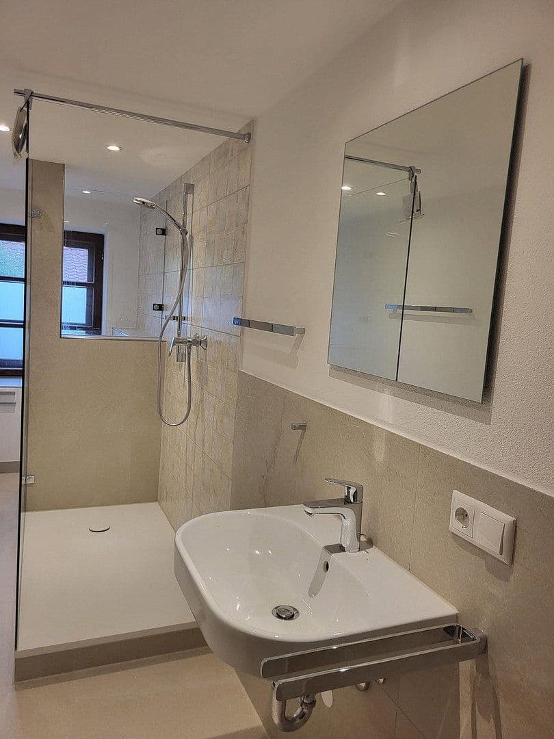 Prenájom bytu 305 m², Oberhausen, Bavorsko Prenájom bytu 305 m², Oberhausen, Bavorsko