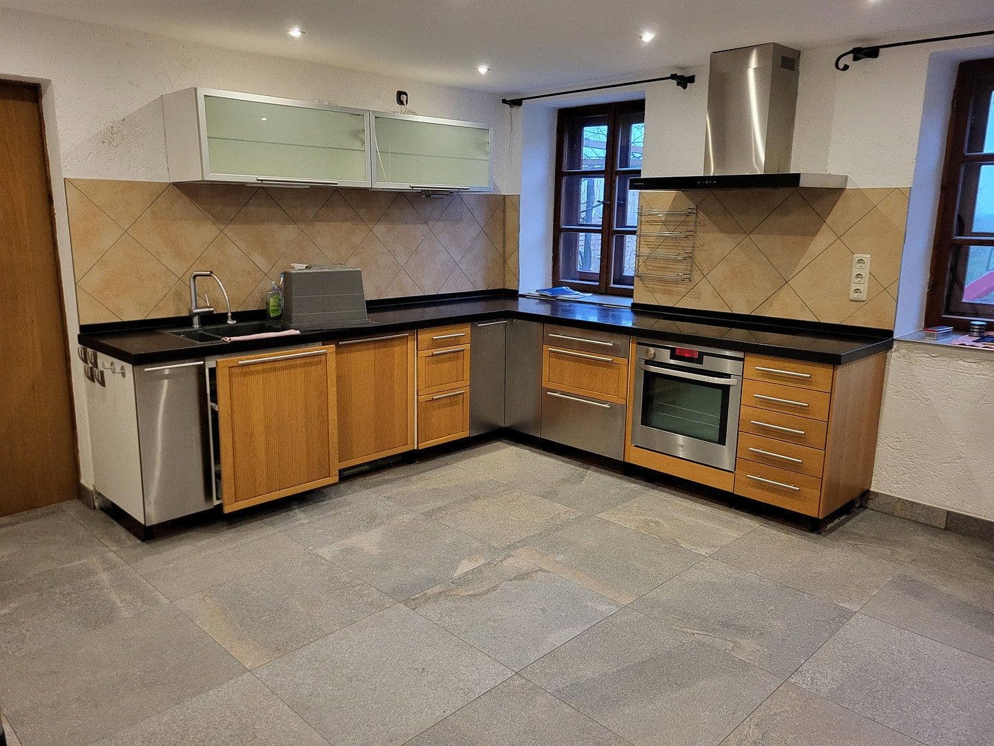 Prenájom bytu 305 m², Oberhausen, Bavorsko Prenájom bytu 305 m², Oberhausen, Bavorsko