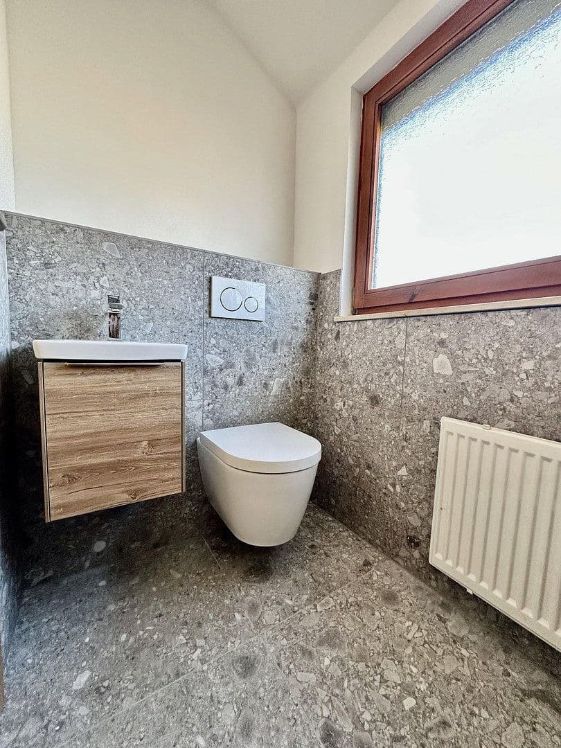 Prenájom bytu 1-izbový 91 m², Aichtal, Bádensko-Wurttembersko Prenájom bytu 1-izbový 91 m², Aichtal, Bádensko-Wurttembersko