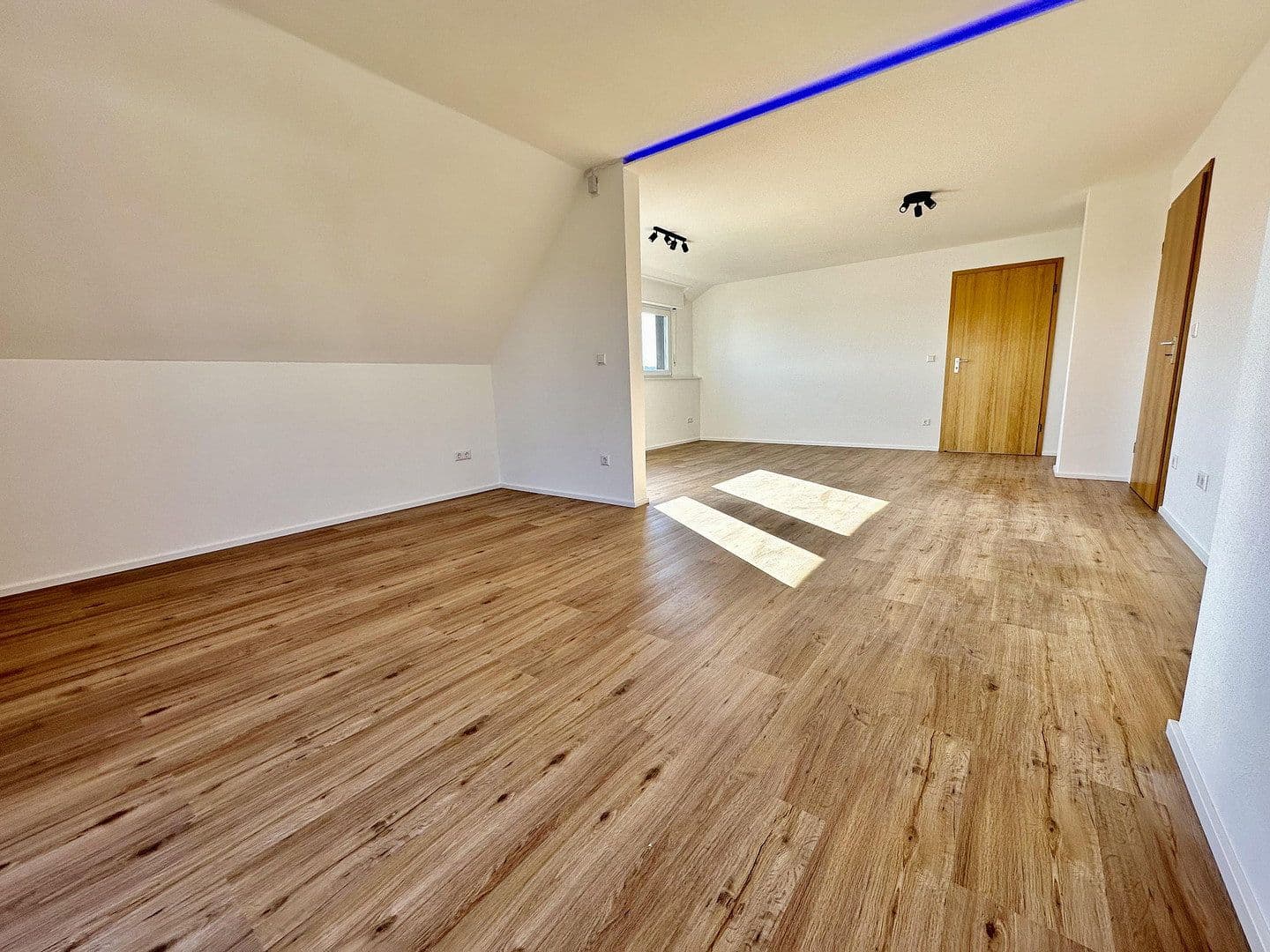 Prenájom bytu 1-izbový 91 m², Aichtal, Bádensko-Wurttembersko Prenájom bytu 1-izbový 91 m², Aichtal, Bádensko-Wurttembersko