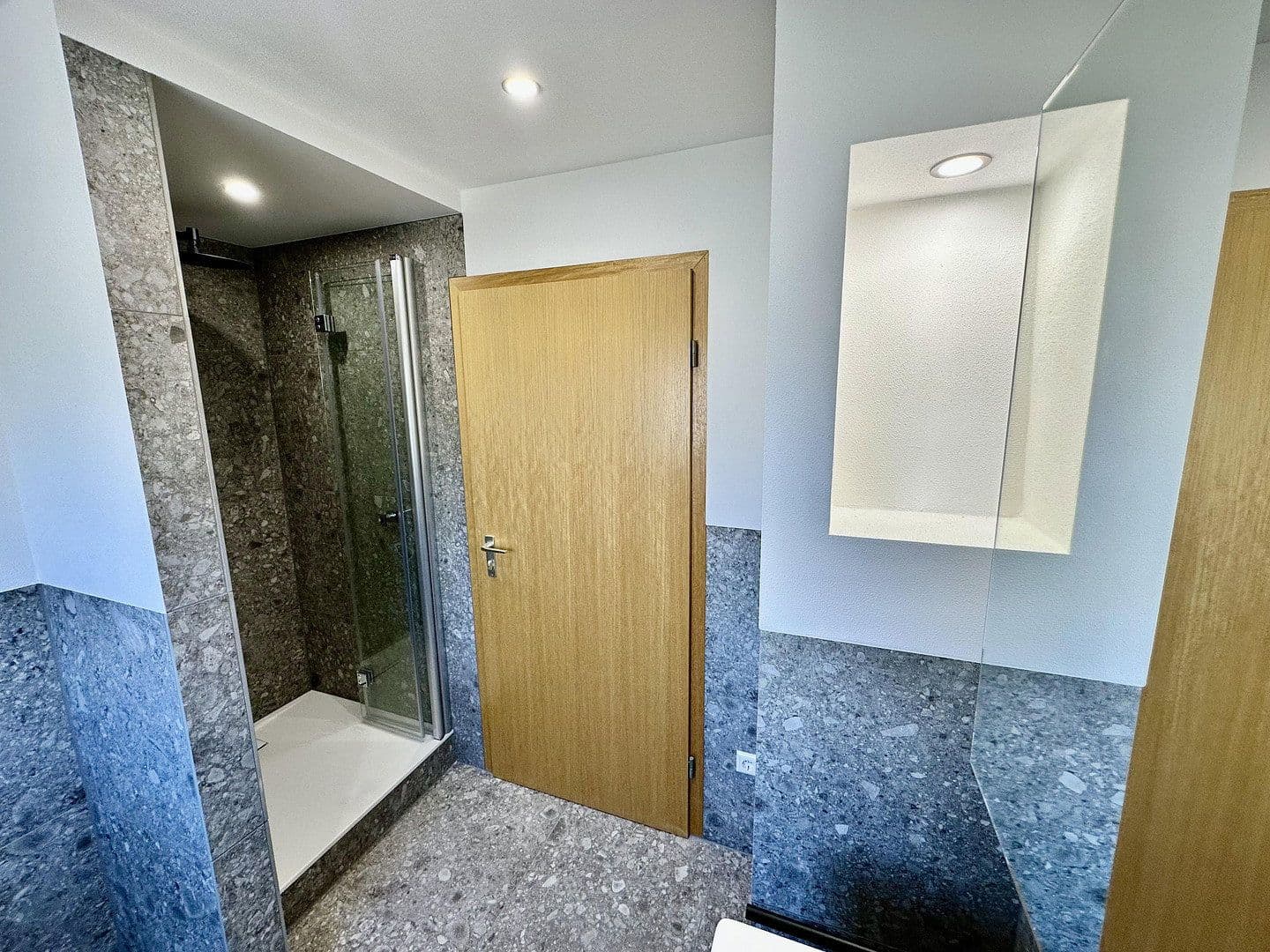 Prenájom bytu 1-izbový 91 m², Aichtal, Bádensko-Wurttembersko Prenájom bytu 1-izbový 91 m², Aichtal, Bádensko-Wurttembersko