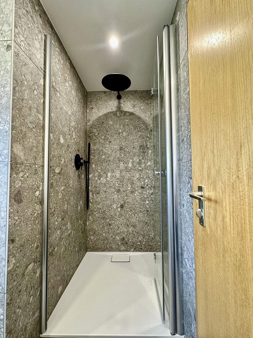 Prenájom bytu 1-izbový 91 m², Aichtal, Bádensko-Wurttembersko Prenájom bytu 1-izbový 91 m², Aichtal, Bádensko-Wurttembersko