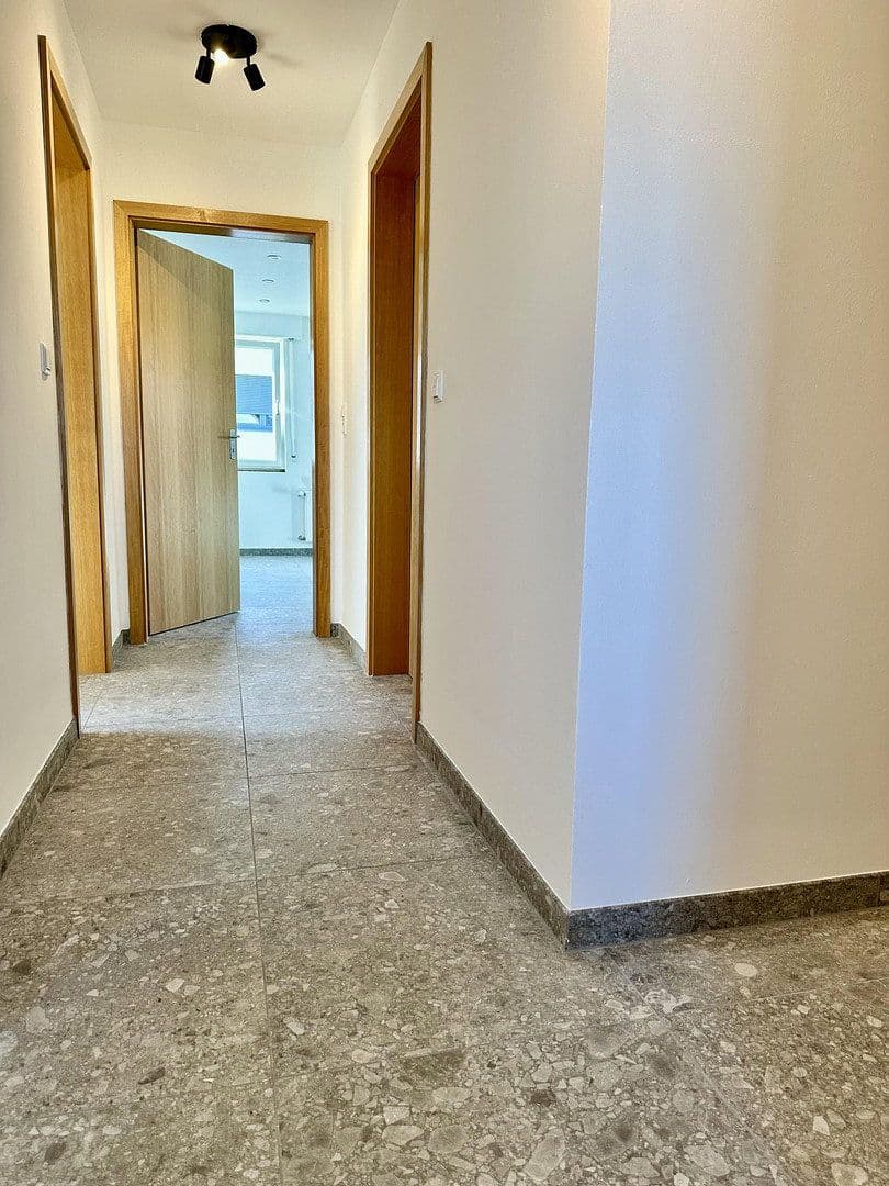Prenájom bytu 1-izbový 91 m², Aichtal, Bádensko-Wurttembersko Prenájom bytu 1-izbový 91 m², Aichtal, Bádensko-Wurttembersko