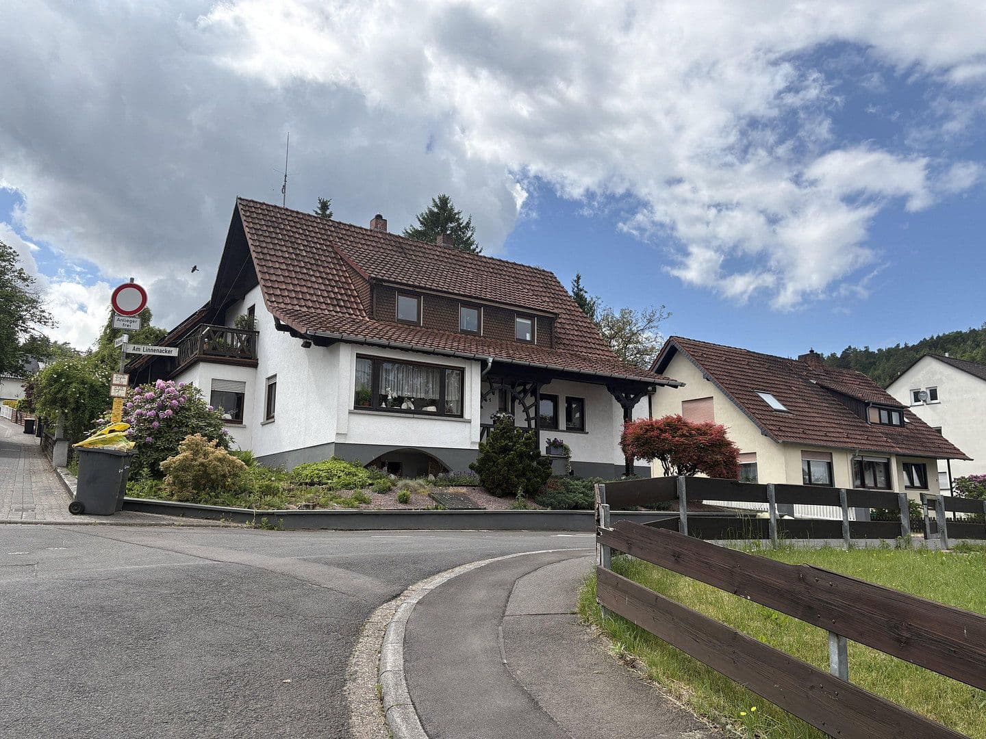 Predaj domu 196 m², pozemok 742 m², Bad Soden-Salmünster, Hesensko Predaj domu 196 m², pozemok 742 m², Bad Soden-Salmünster, Hesensko