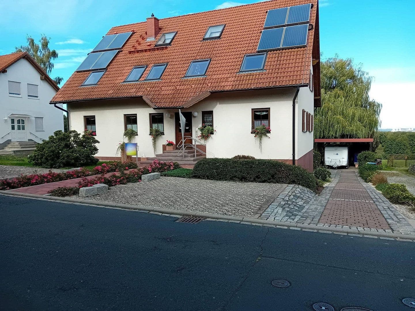 Predaj domu 330 m², pozemok 1.066 m², Žitava, Sasko Predaj domu 330 m², pozemok 1.066 m², Žitava, Sasko
