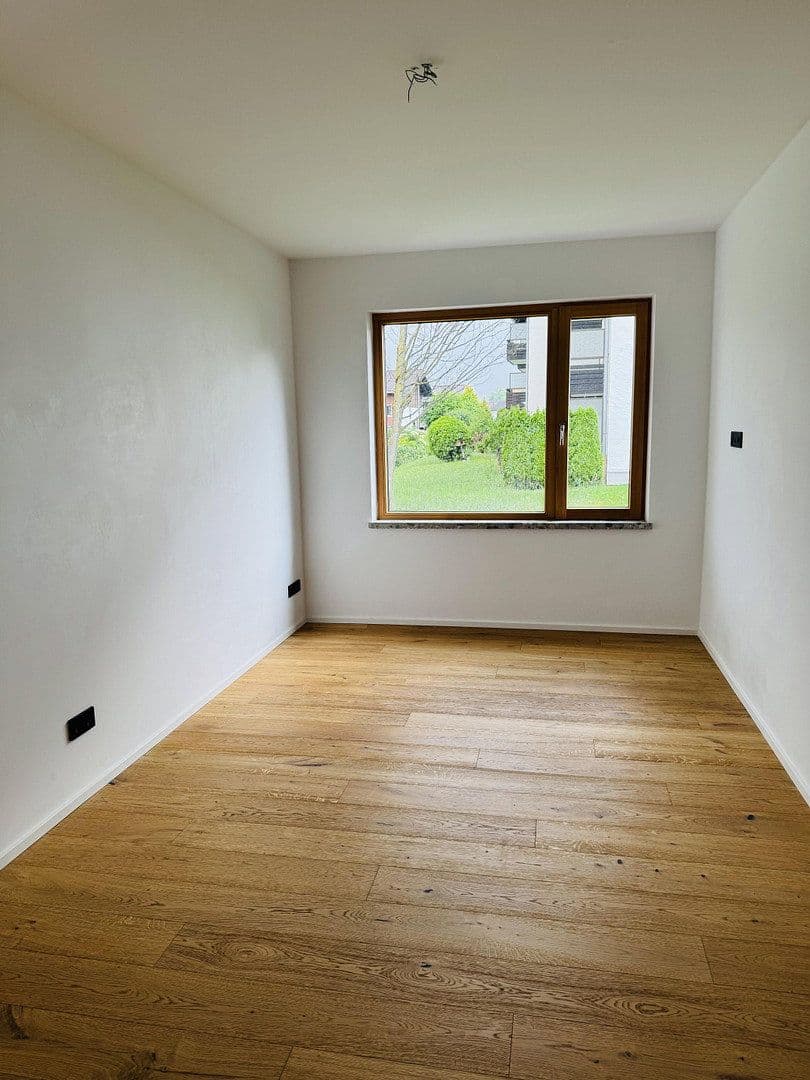 Prenájom domu 150 m², pozemok 160 m², Rosenheimer Str. 72b, Branneburg, Bavorsko Prenájom domu 150 m², pozemok 160 m², Rosenheimer Str. 72b, Branneburg, Bavorsko