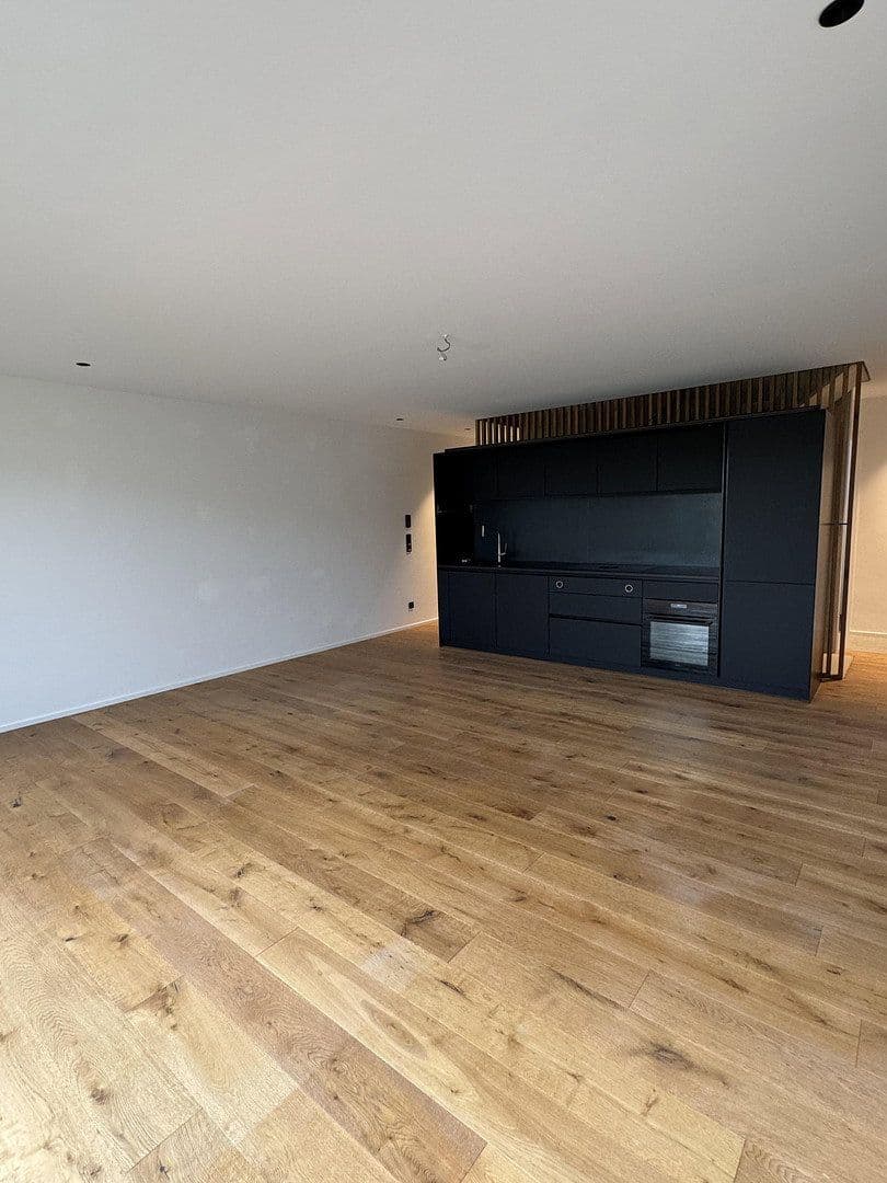 Prenájom domu 150 m², pozemok 160 m², Rosenheimer Str. 72b, Branneburg, Bavorsko Prenájom domu 150 m², pozemok 160 m², Rosenheimer Str. 72b, Branneburg, Bavorsko