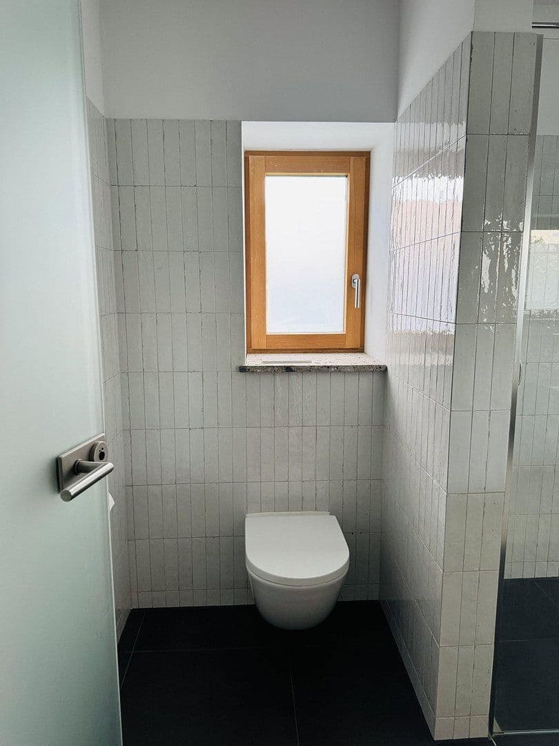 Prenájom domu 150 m², pozemok 160 m², Rosenheimer Str. 72b, Branneburg, Bavorsko Prenájom domu 150 m², pozemok 160 m², Rosenheimer Str. 72b, Branneburg, Bavorsko