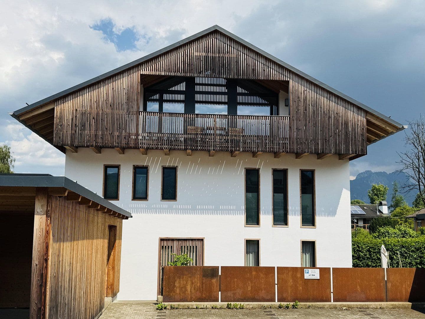 Prenájom domu 150 m², pozemok 160 m², Rosenheimer Str. 72b, Branneburg, Bavorsko Prenájom domu 150 m², pozemok 160 m², Rosenheimer Str. 72b, Branneburg, Bavorsko