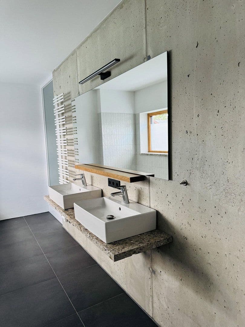 Prenájom domu 150 m², pozemok 160 m², Rosenheimer Str. 72b, Branneburg, Bavorsko Prenájom domu 150 m², pozemok 160 m², Rosenheimer Str. 72b, Branneburg, Bavorsko
